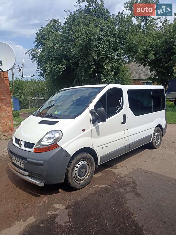 Мінівен Renault Trafic 2004 в Тростянці