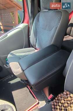 Минивэн Renault Trafic 2006 в 