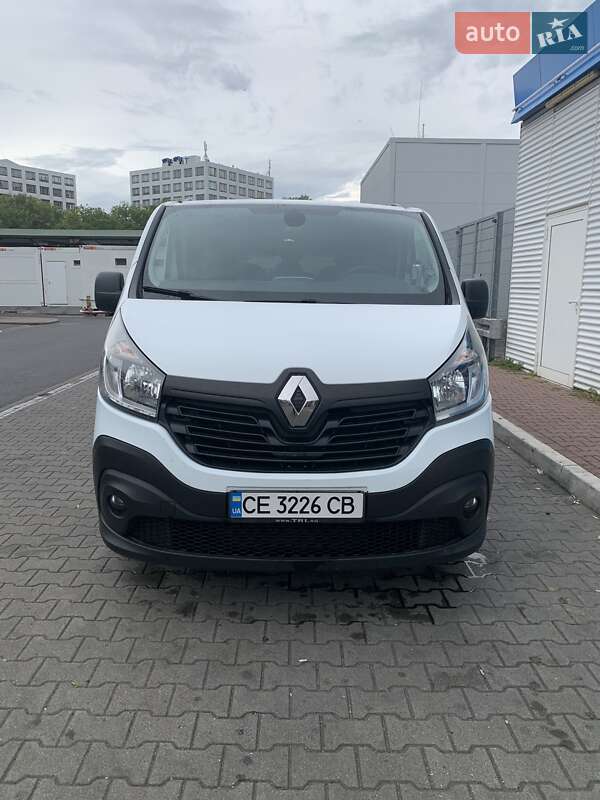 Мінівен Renault Trafic 2015 в 
