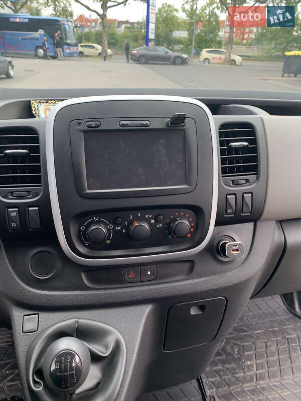 Минивэн Renault Trafic 2015 в Черновцах