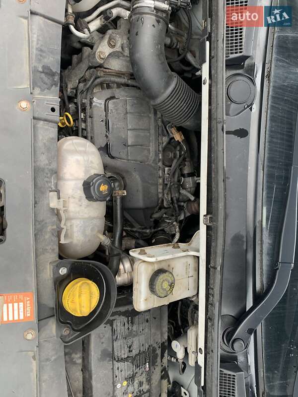 Мінівен Renault Trafic 2015 в Чернівцях