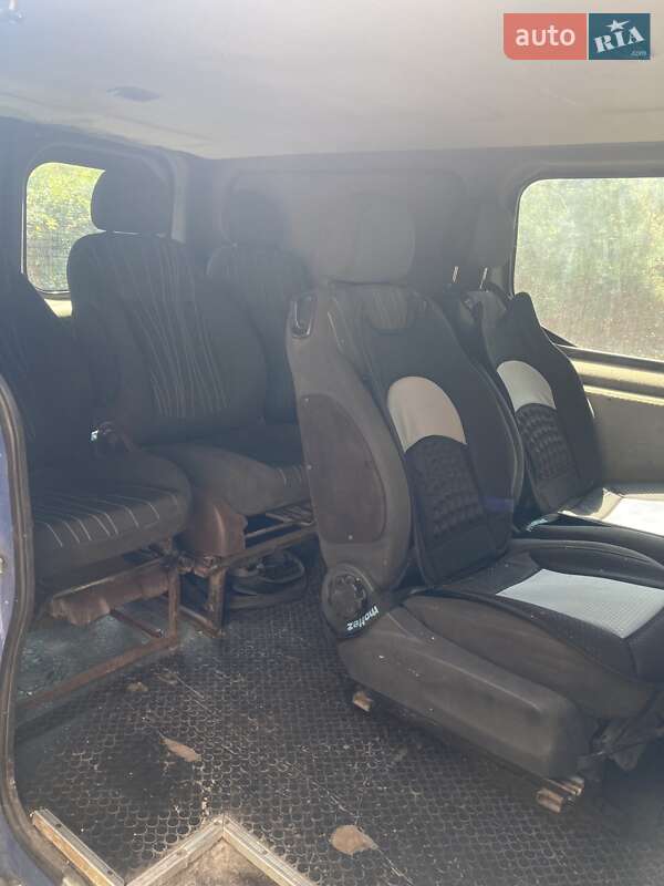 Микроавтобус Renault Trafic 2004 в Черноморске