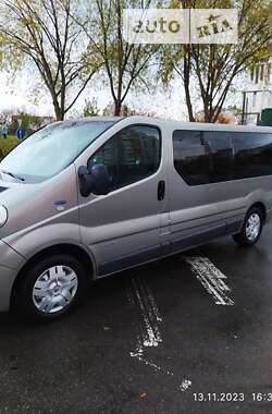 Минивэн Renault Trafic 2010 в 