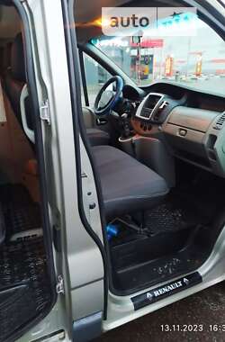 Минивэн Renault Trafic 2010 в 