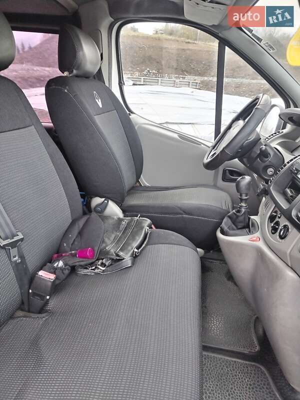 Минивэн Renault Trafic 2003 в Ужгороде