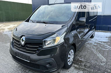 Минивэн Renault Trafic 2015 в 