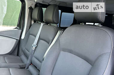 Минивэн Renault Trafic 2015 в 