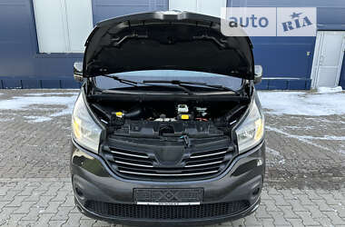 Минивэн Renault Trafic 2015 в 