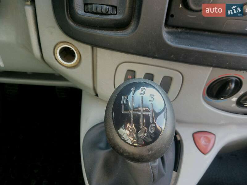 Минивэн Renault Trafic 2003 в Ровно