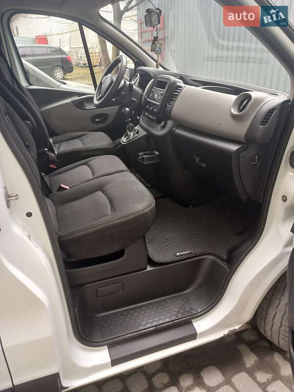 Мінівен Renault Trafic 2015 в Львові