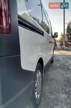 Минивэн Renault Trafic 2017 в 