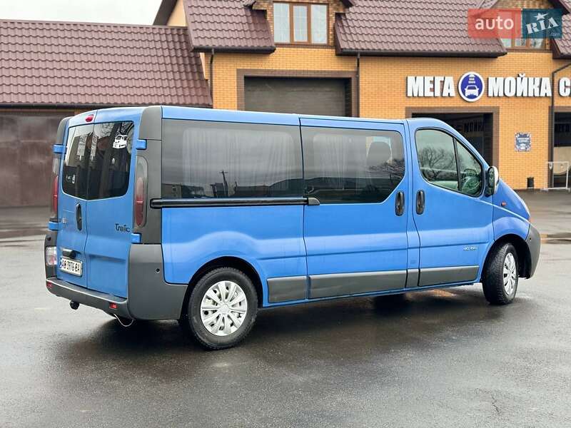 Мінівен Renault Trafic 2005 в Благовіщенську