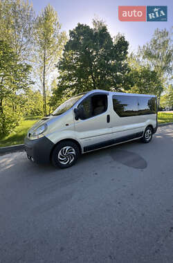 Мінівен Renault Trafic 2004 в Чернігові