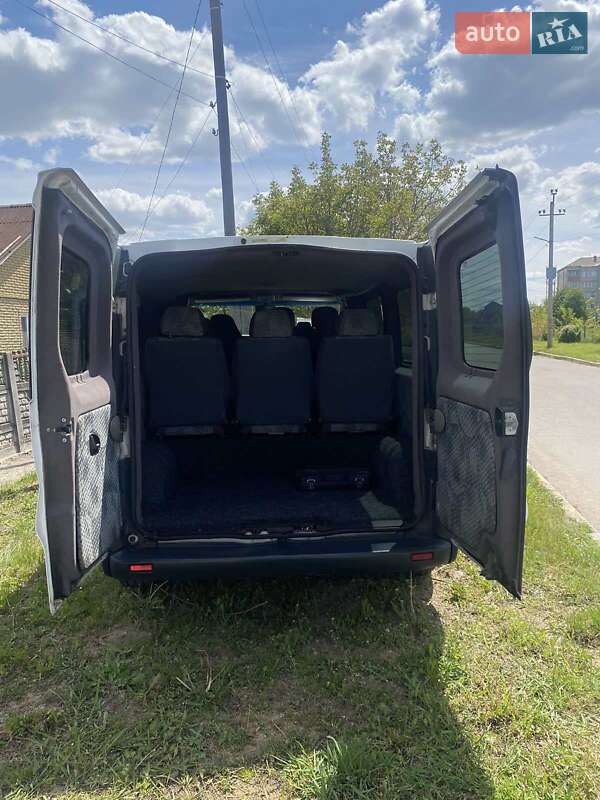 Мінівен Renault Trafic 2006 в Іллінцях