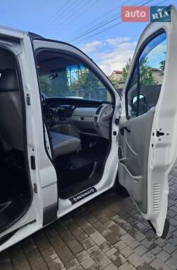 Мінівен Renault Trafic 2006 в 