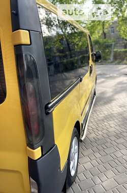 Мінівен Renault Trafic 2002 в Кривому Розі