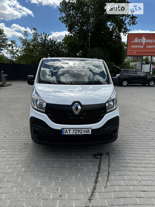 Минивэн Renault Trafic 2015 в Ивано-Франковске