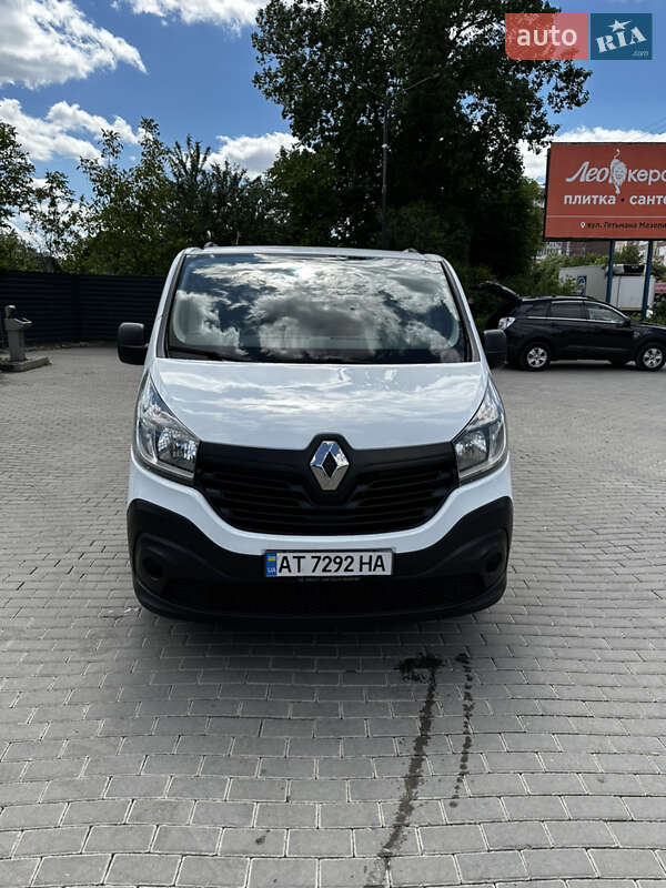 Renault Trafic 2015