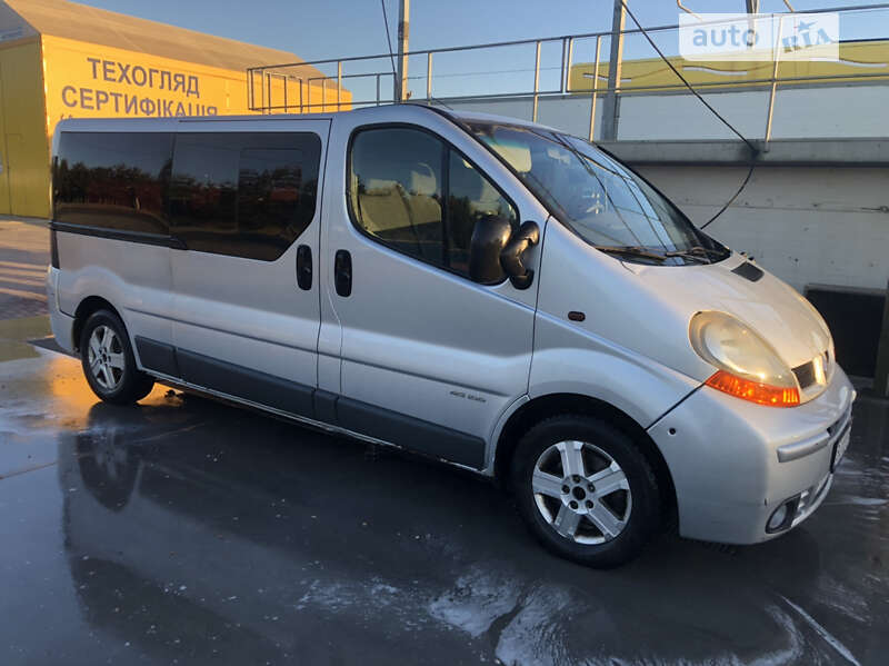 Минивэн Renault Trafic 2003 в Новояворовске