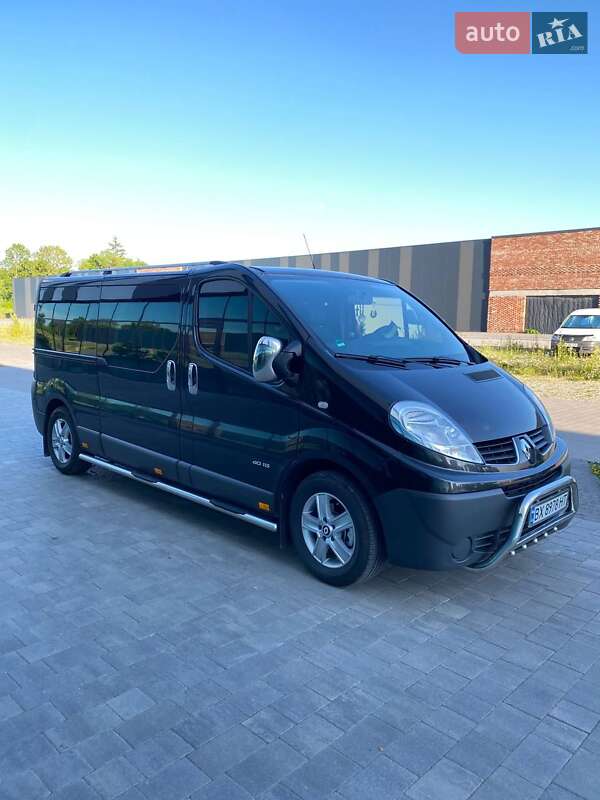 Минивэн Renault Trafic 2014 в 