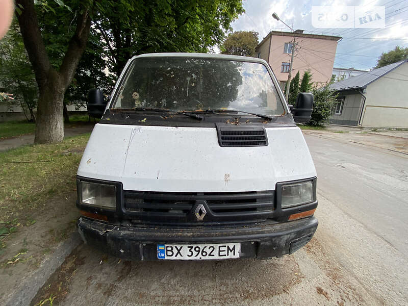 Вантажний фургон Renault Trafic 1996 в Кам'янець-Подільському