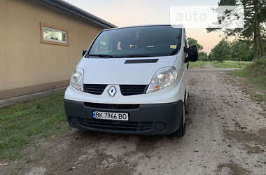 Минивэн Renault Trafic 2007 в Сарнах