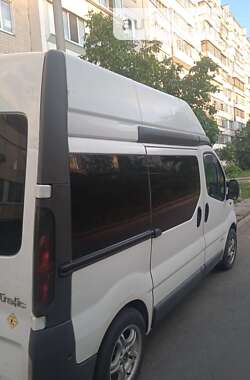 Мінівен Renault Trafic 2004 в Ужгороді