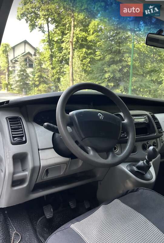 Грузовой фургон Renault Trafic 2006 в Тернополе фото 11 Грузовой фургон Renault Trafic 2006 в Тернополе