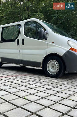 Грузовой фургон Renault Trafic 2006 в 