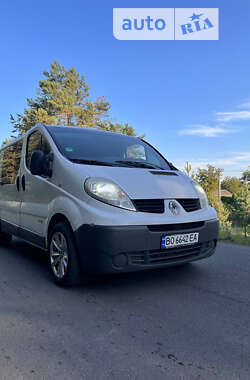 Вантажний фургон Renault Trafic 2011 в Золочеві