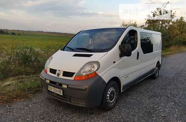 Грузопассажирский фургон Renault Trafic 2005 в Староконстантинове