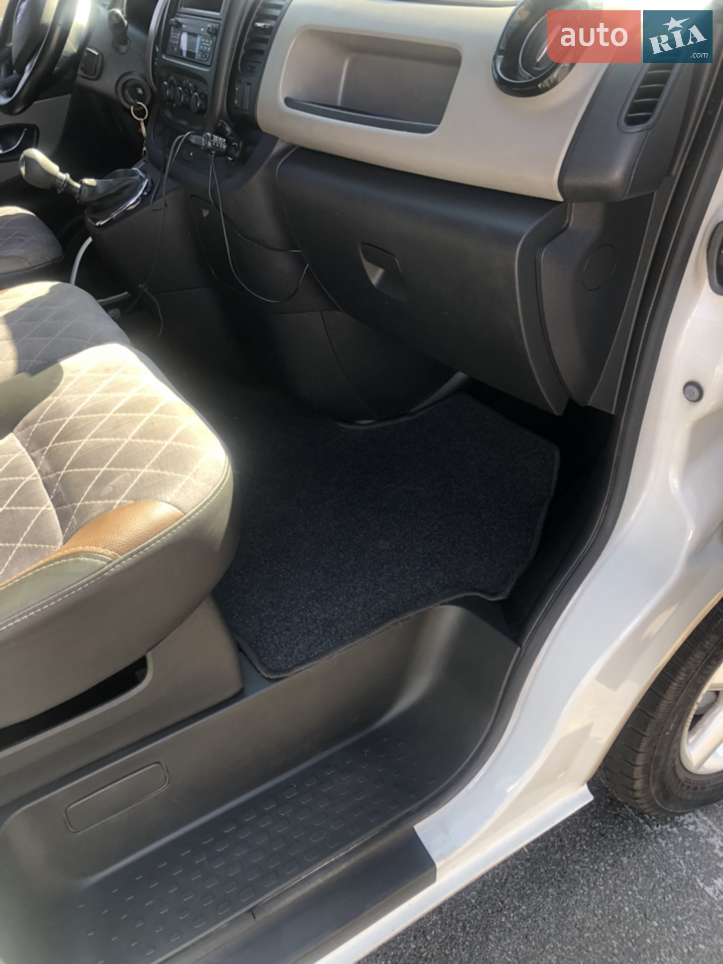2015 Renault Trafic - мініатюра 12