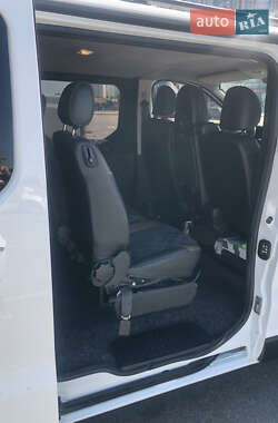Минивэн Renault Trafic 2015 в 