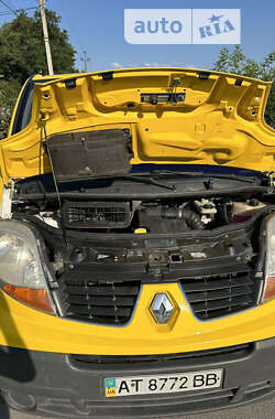 Микроавтобус Renault Trafic 2006 в Хоросткове