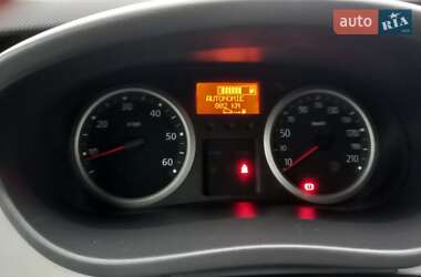 Минивэн Renault Trafic 2012 в 