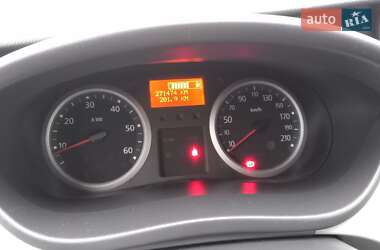 Минивэн Renault Trafic 2012 в 
