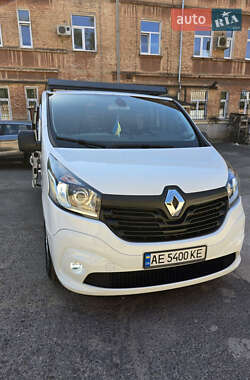 Минивэн Renault Trafic 2015 в 