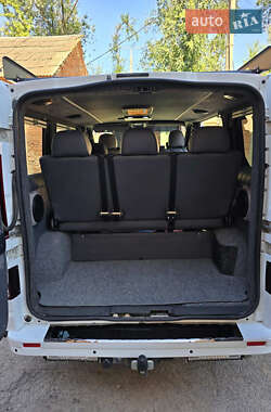 Минивэн Renault Trafic 2015 в 