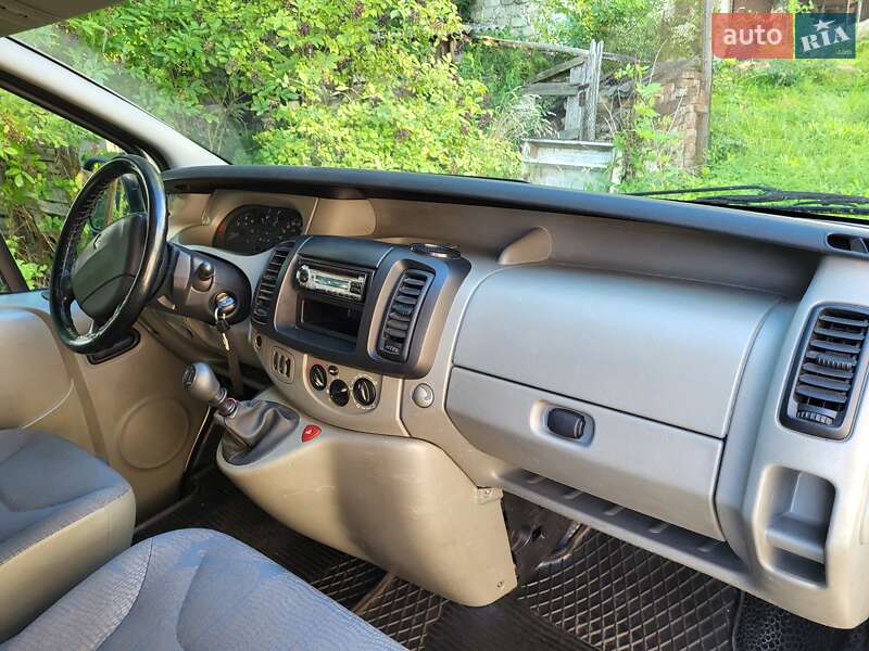 Минивэн Renault Trafic 2004 в Дрогобыче фото 3 Минивэн Renault Trafic 2004 в Дрогобыче