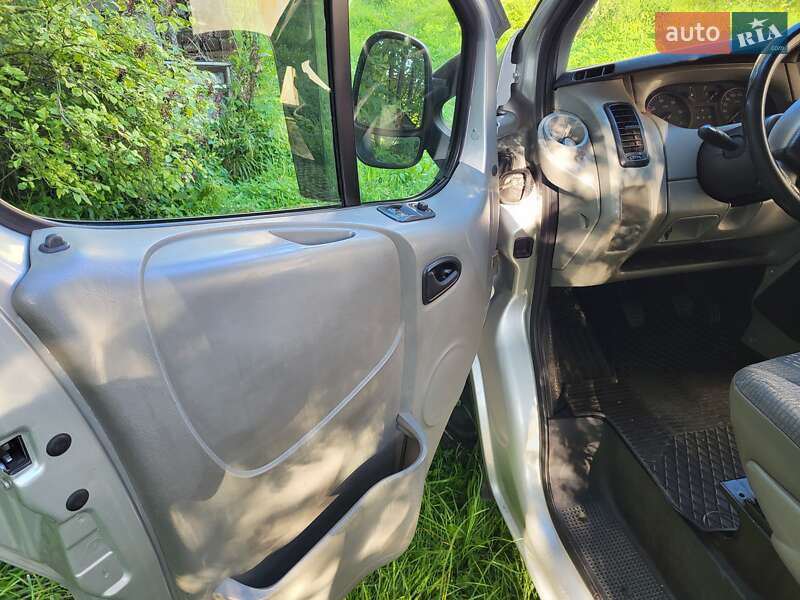 Минивэн Renault Trafic 2004 в Дрогобыче фото 7 Минивэн Renault Trafic 2004 в Дрогобыче