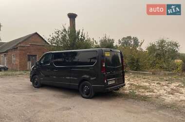 Минивэн Renault Trafic 2016 в 