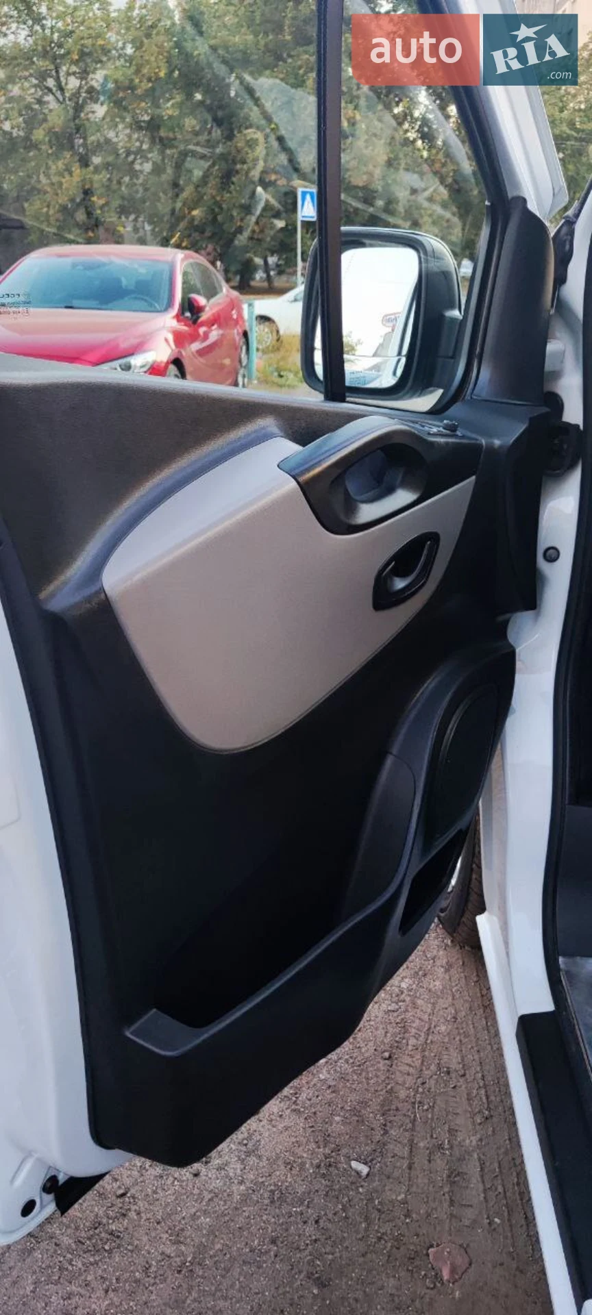2017 Renault Trafic - мініатюра 15