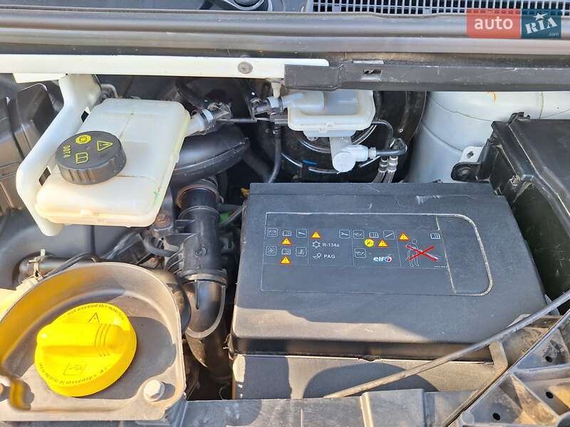 Мінівен Renault Trafic 2016 в Зачепилівці