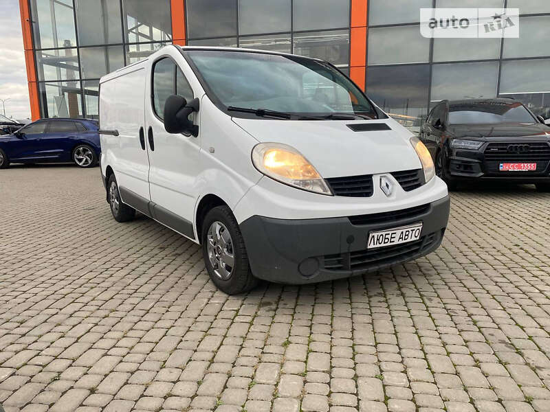 Вантажний фургон Renault Trafic 2012 в Львові