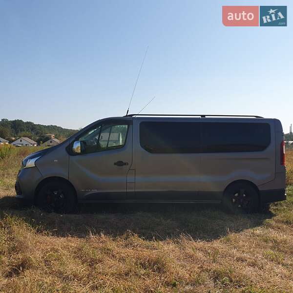 Минивэн Renault Trafic 2017 в Ровно