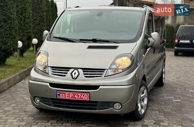 Минивэн Renault Trafic 2011 в Сарнах