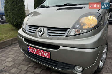 Минивэн Renault Trafic 2011 в Сарнах