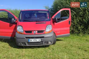 Минивэн Renault Trafic 2004 в Сарнах