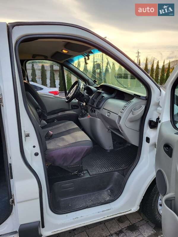 Минивэн Renault Trafic 2007 в Надворной