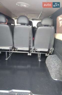 Мінівен Renault Trafic 2015 в 